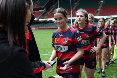 190324 - Ysgol Godre’r Berwyn v Ysgol Bro Dur - WRU Welsh Schools Girls U14 Cup Final - Players and Officials receive medals