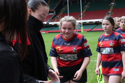 190324 - Ysgol Godre’r Berwyn v Ysgol Bro Dur - WRU Welsh Schools Girls U14 Cup Final - Players and Officials receive medals