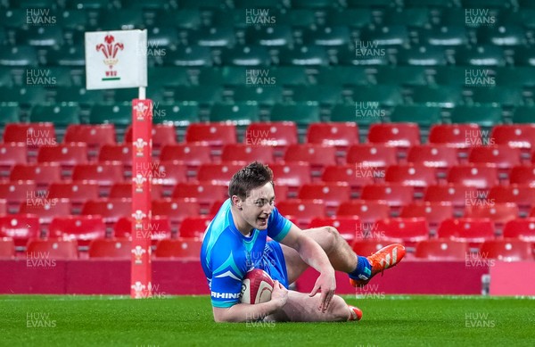 111225 - Ysgol Gymraeg Bro Morgannwg v Ysgol Gyfun Gymraeg Bro Myrddin - U18 Schools and Colleges Champions of Champions - Liam Williams of Ysgol Gymraeg Bro Morgannwg scores his teams first try
