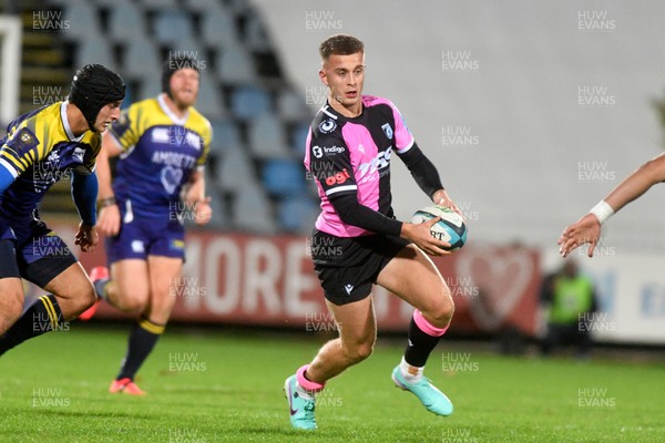 171123 - Zebre Parma v Cardiff Rugby - United Rugby Championship - Cam Winnett of Cardiff in action