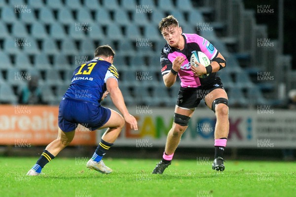 171123 - Zebre Parma v Cardiff Rugby - United Rugby Championship - Alex Mann of Cardiff in action
