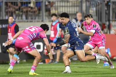 110426 - Zebre Parma v Dragons RFC - EPCR Challenge Cup Quarter Final - Fetuli Paea of Dragons takes on Giovanni Montemauri of Zebre 
