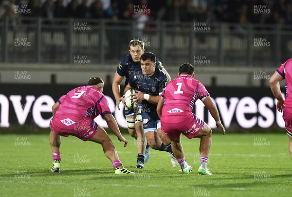 110426 - Zebre Parma v Dragons RFC - EPCR Challenge Cup Quarter Final - Christian Coleman of Dragons takes on Ion Neculai and Muhamed Hasa of Zebre 