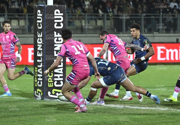 110426 - Zebre Parma v Dragons RFC - EPCR Challenge Cup Quarter Final - Fine Inisi of Dragons scores the first try of the game