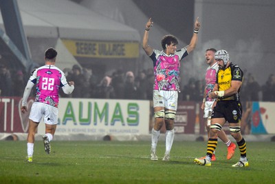 130124 - Zebre Parma v Dragons RFC - EPCR Challenge Cup - Zebre players celebrate at full time