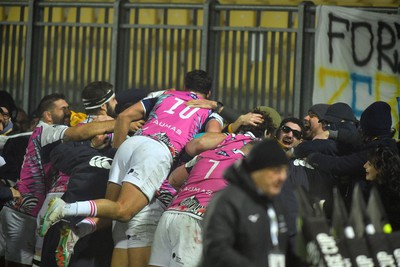 130124 - Zebre Parma v Dragons RFC - EPCR Challenge Cup - Zebre players celebrate at full time