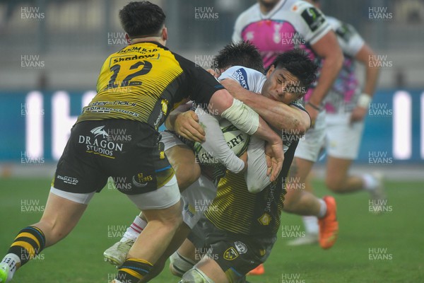 130124 - Zebre Parma v Dragons RFC - EPCR Challenge Cup - Gonzalo Garcia of Zebre is tackled by George Nott of Dragons