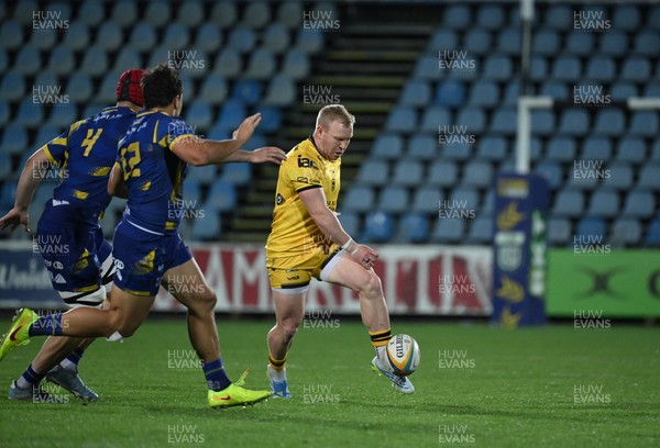240426 - Zebre Parma v Dragons RFC - United Rugby Championship - Tinus de Beer of Dragons kicks through