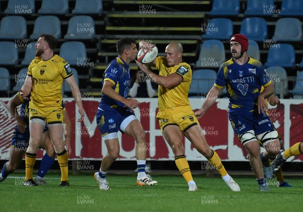 240426 - Zebre Parma v Dragons RFC - United Rugby Championship - Jared Rosser of Dragons 