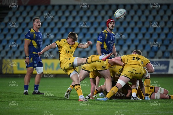 240426 - Zebre Parma v Dragons RFC - United Rugby Championship - Morgan Lloyd of Dragons kicks