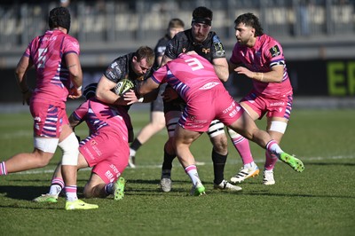 110126 - Zebre Parma v Ospreys - EPCR Challenge Cup - Dewi Lake of Ospreys is tackled by Tommaso di Bartolomeo and Matteo Nocera of Zebre 