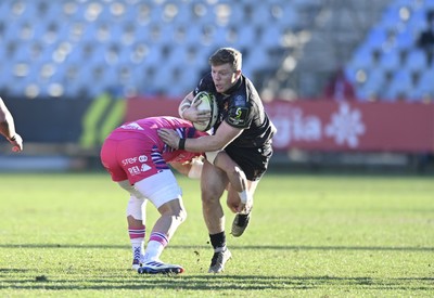 110126 - Zebre Parma v Ospreys - EPCR Challenge Cup - Keiran Williams of Ospreys is tackled
