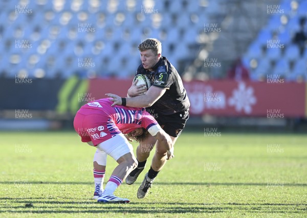110126 - Zebre Parma v Ospreys - EPCR Challenge Cup - Keiran Williams of Ospreys is tackled