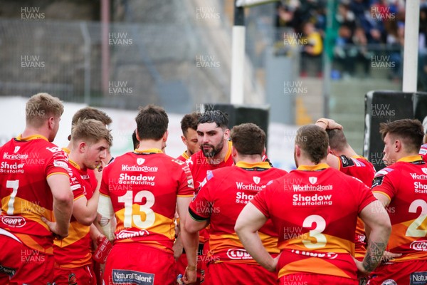140418 - Zebre v Dragons - Guinness PRO14 -  Dragons Cory Hill talks with his team mates following the try scored by Zebre's Tommaso D'Apice