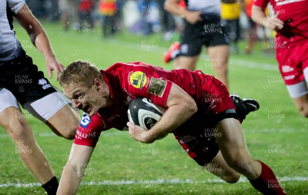 090917 - Zebre Rugby Club v Scarlets - Guinness PRO14 -  Johnny McNicholl of Scarlets scores a try