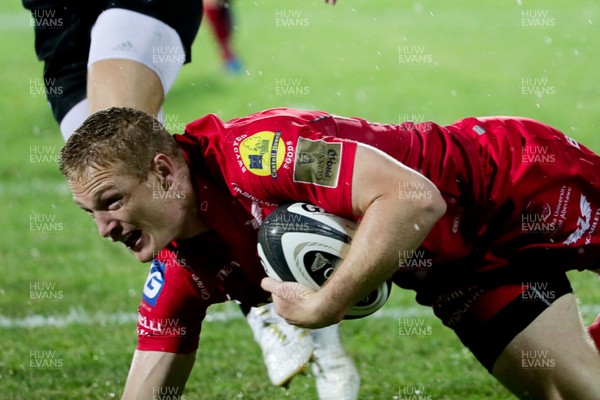 090917 - Zebre Rugby Club v Scarlets - Guinness PRO14 -  Johnny McNicholl of Scarlets scores a try