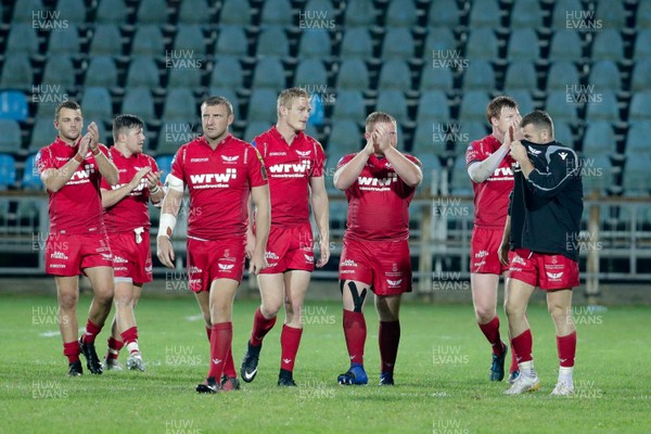 090917 - Zebre Rugby Club v Scarlets - Guinness PRO14 -  Scarlets players at the end of the match