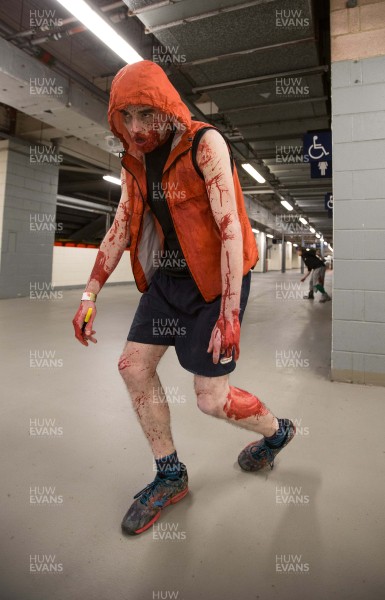 270315 - 28 Hours Later - Zombie chase in the Millennium Stadium